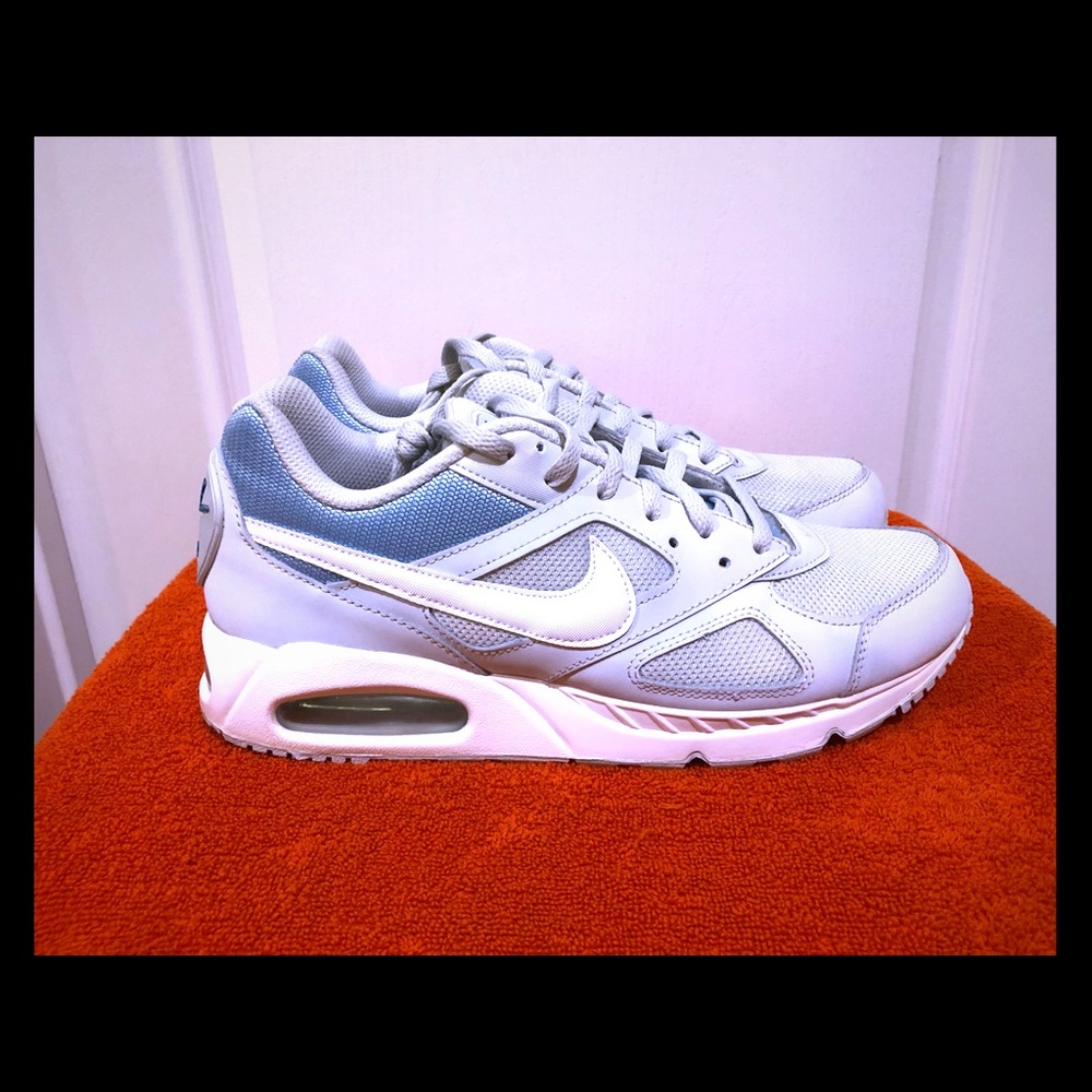 Women’s Nike Air Max IVO